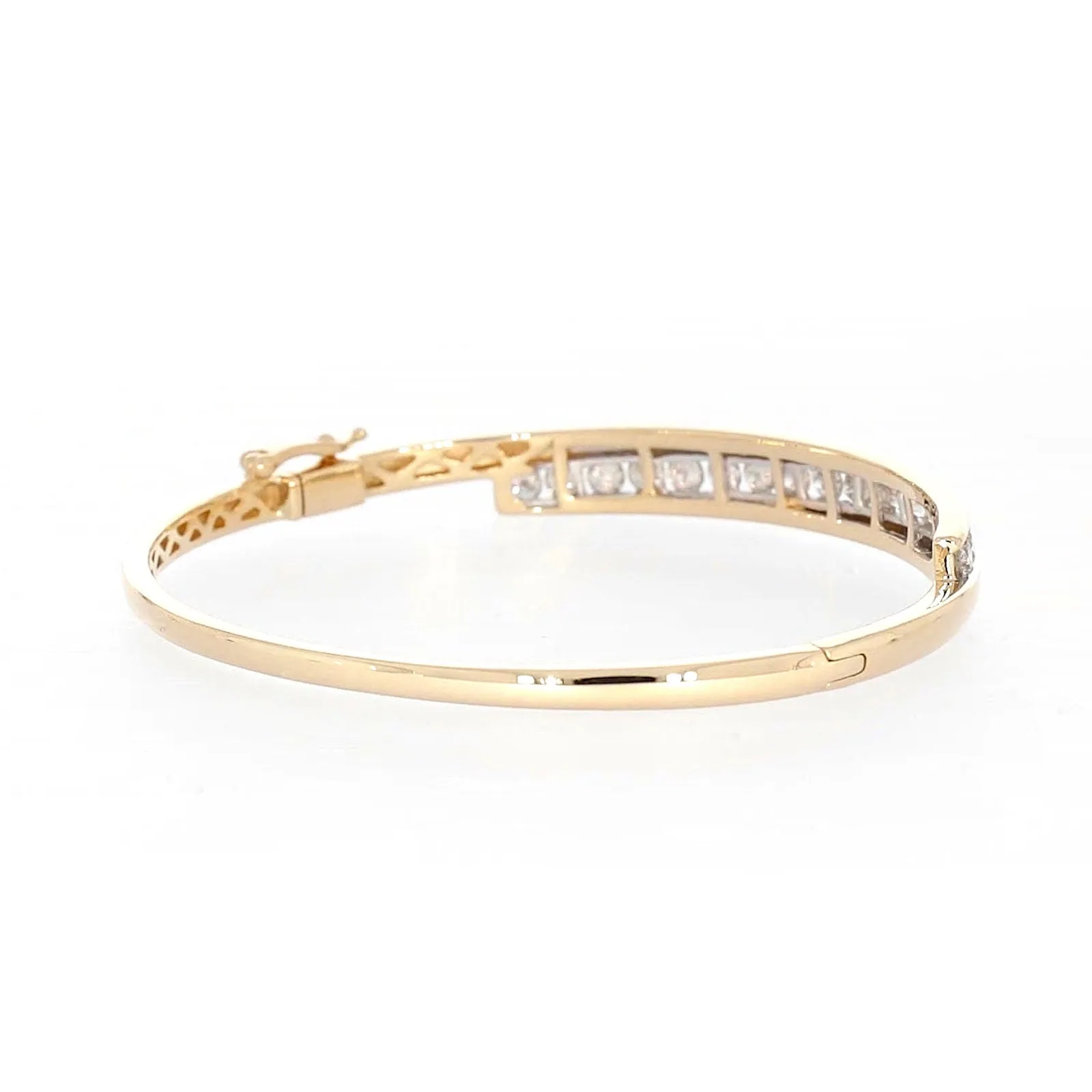 9ct Yellow Gold Round Brilliant Cut with 2 CARAT tw of Diamonds Bangle