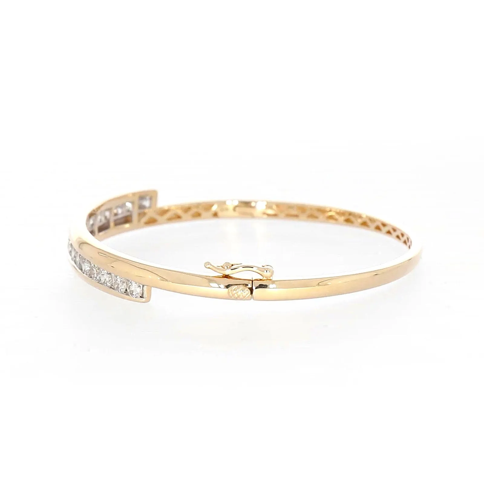 9ct Yellow Gold Round Brilliant Cut with 2 CARAT tw of Diamonds Bangle