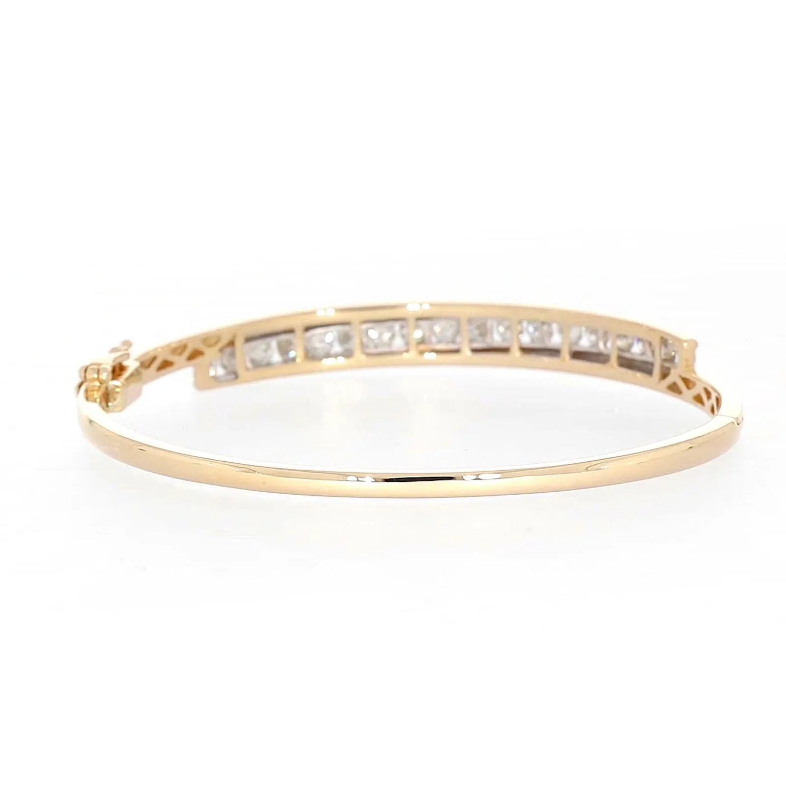 9ct Yellow Gold Round Brilliant Cut with 2 CARAT tw of Diamonds Bangle