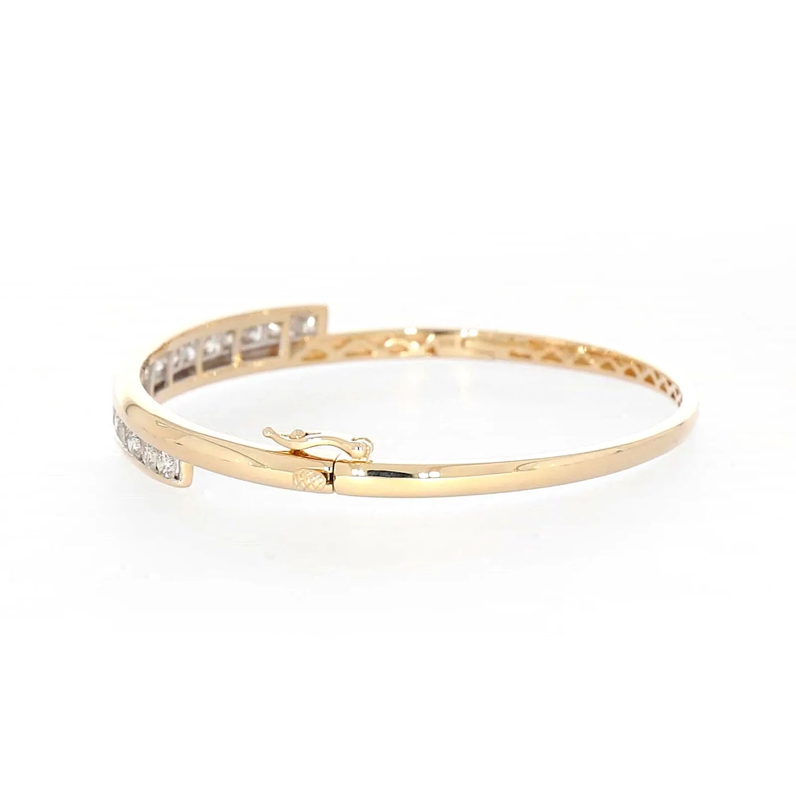 9ct Yellow Gold Round Brilliant Cut with 2 CARAT tw of Diamonds Bangle