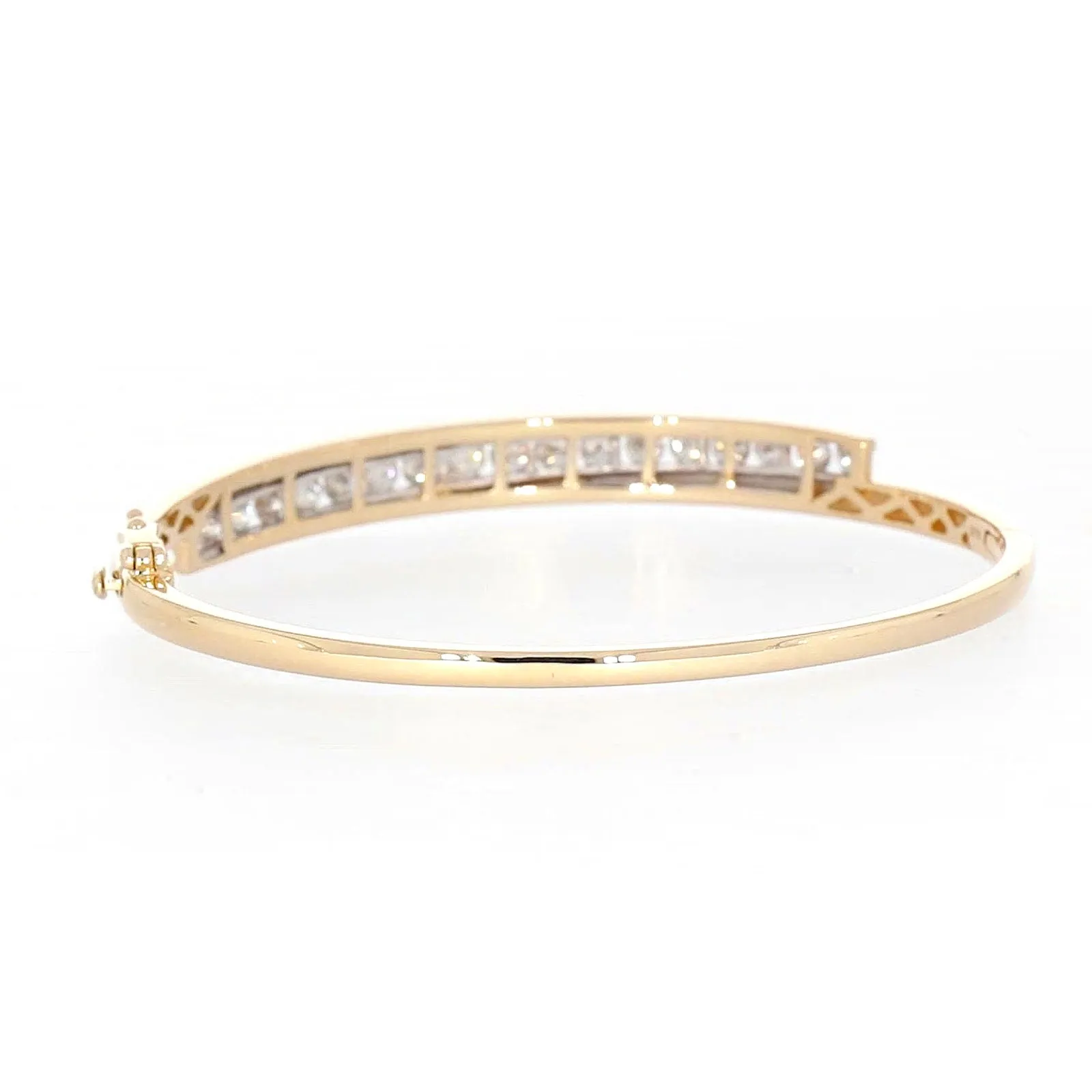 9ct Yellow Gold Round Brilliant Cut with 2 CARAT tw of Diamonds Bangle
