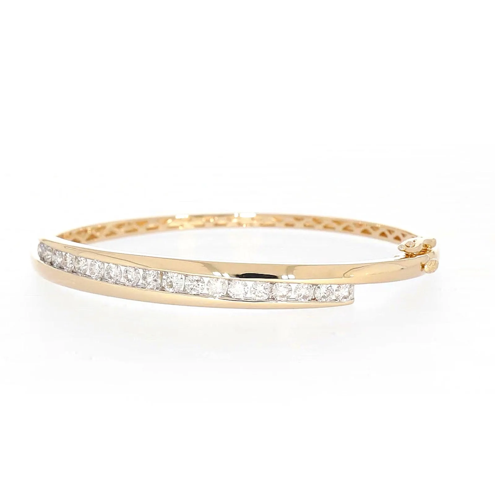 9ct Yellow Gold Round Brilliant Cut with 2 CARAT tw of Diamonds Bangle