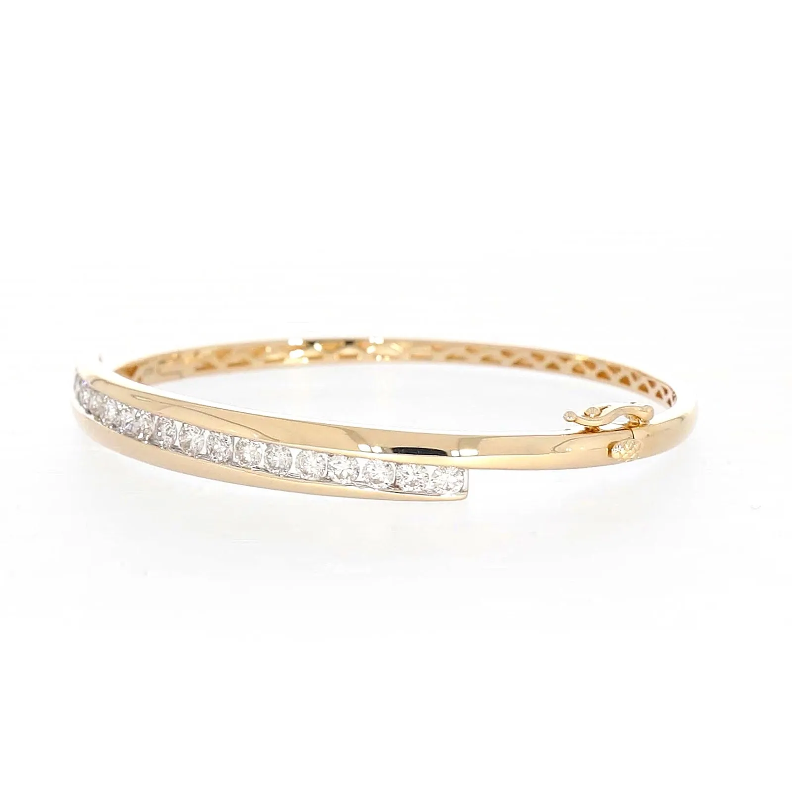 9ct Yellow Gold Round Brilliant Cut with 2 CARAT tw of Diamonds Bangle
