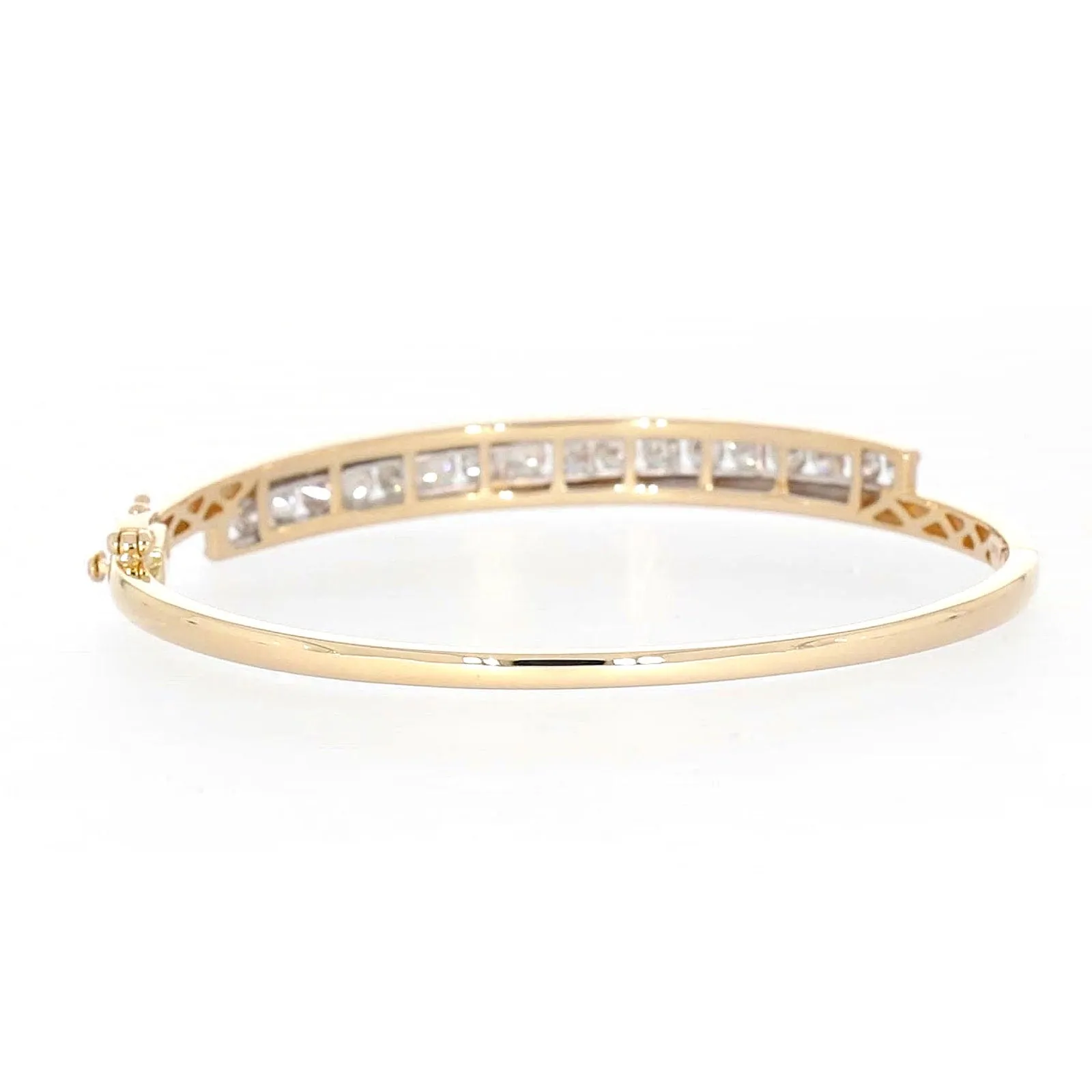 9ct Yellow Gold Round Brilliant Cut with 2 CARAT tw of Diamonds Bangle
