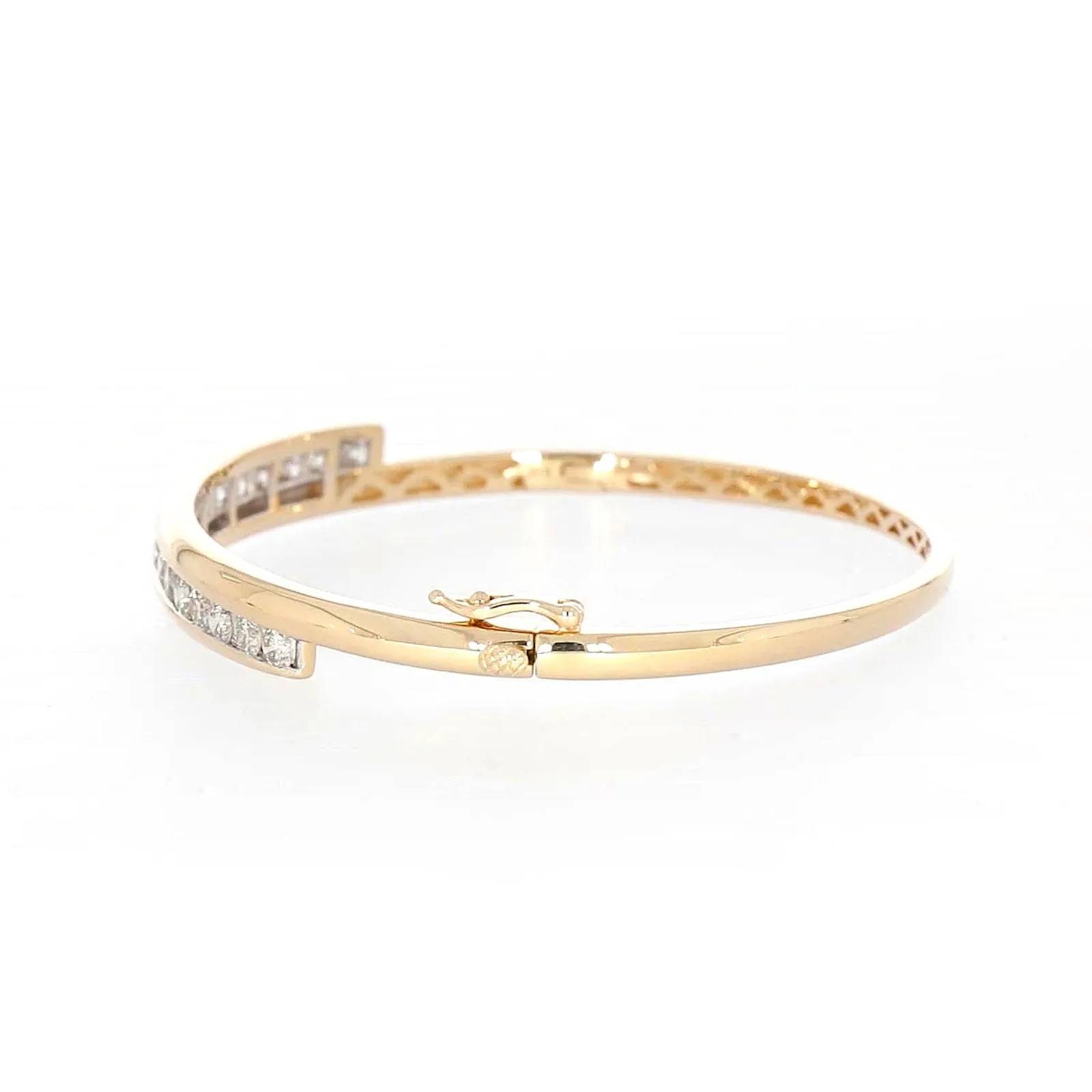 9ct Yellow Gold Round Brilliant Cut with 2 CARAT tw of Diamonds Bangle