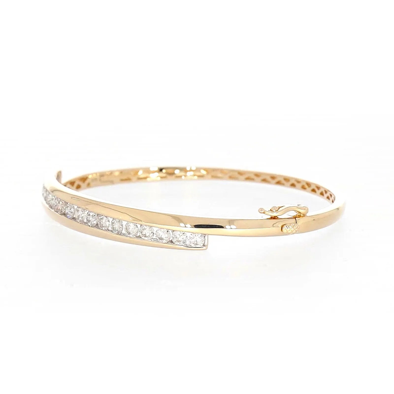 9ct Yellow Gold Round Brilliant Cut with 2 CARAT tw of Diamonds Bangle