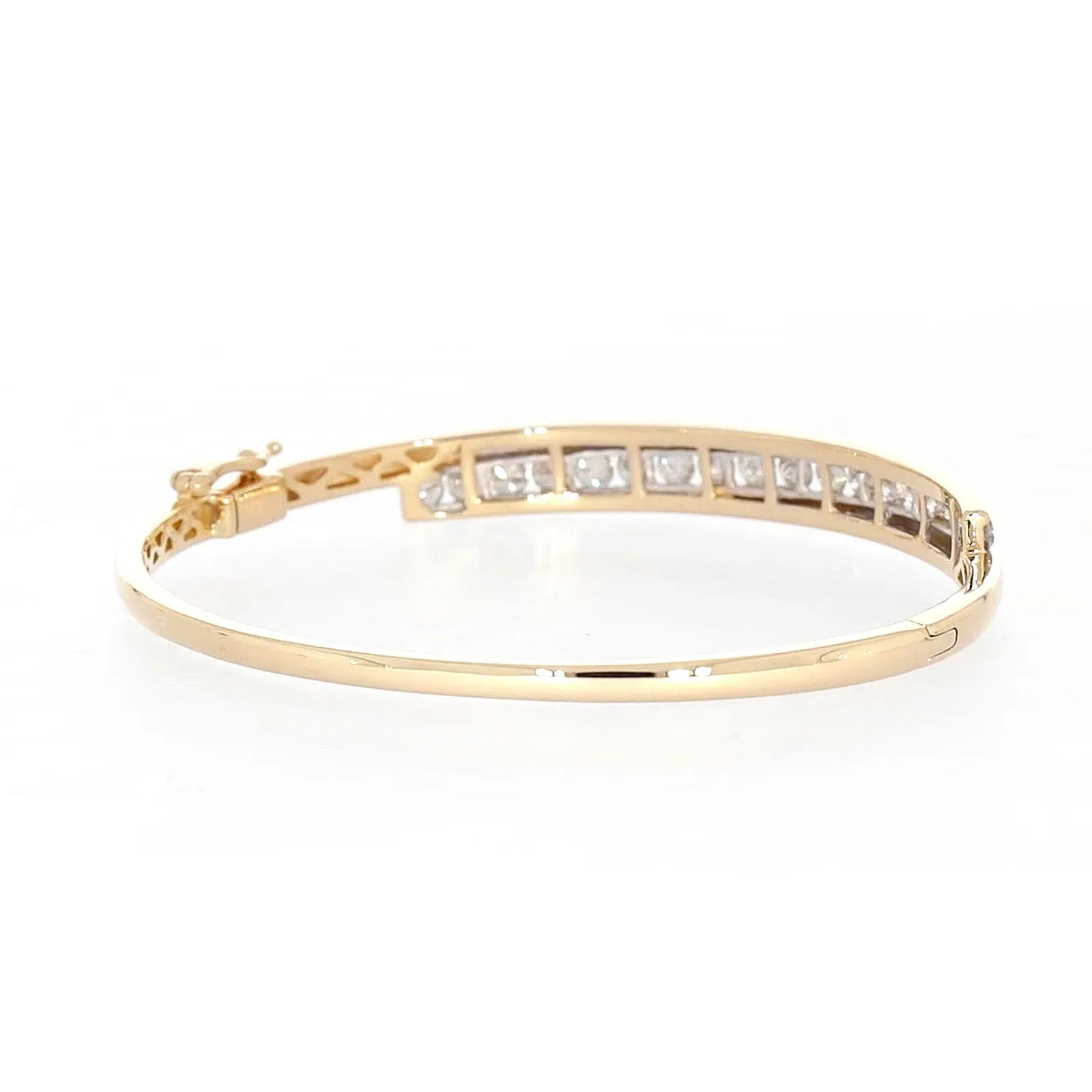 9ct Yellow Gold Round Brilliant Cut with 2 CARAT tw of Diamonds Bangle