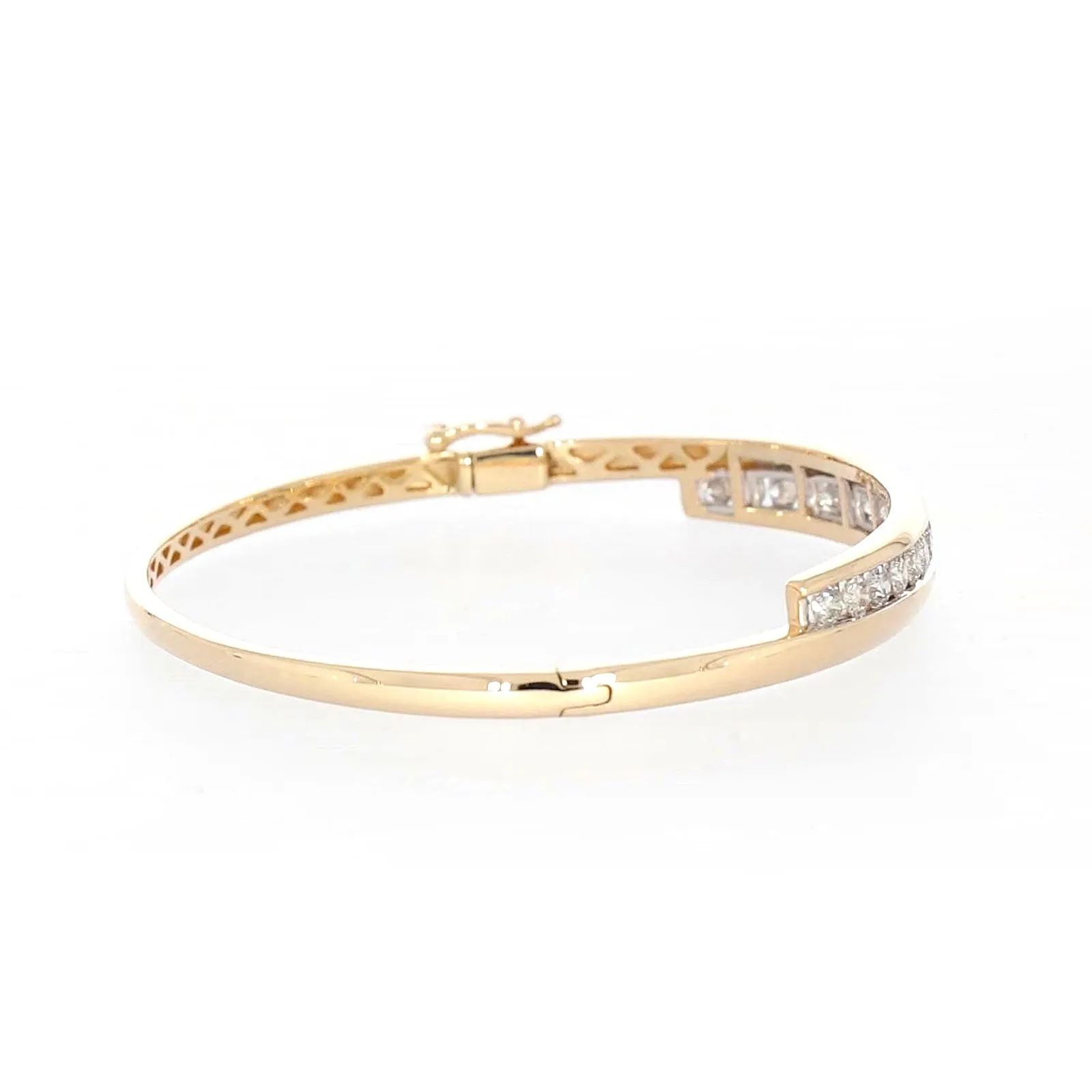 9ct Yellow Gold Round Brilliant Cut with 2 CARAT tw of Diamonds Bangle