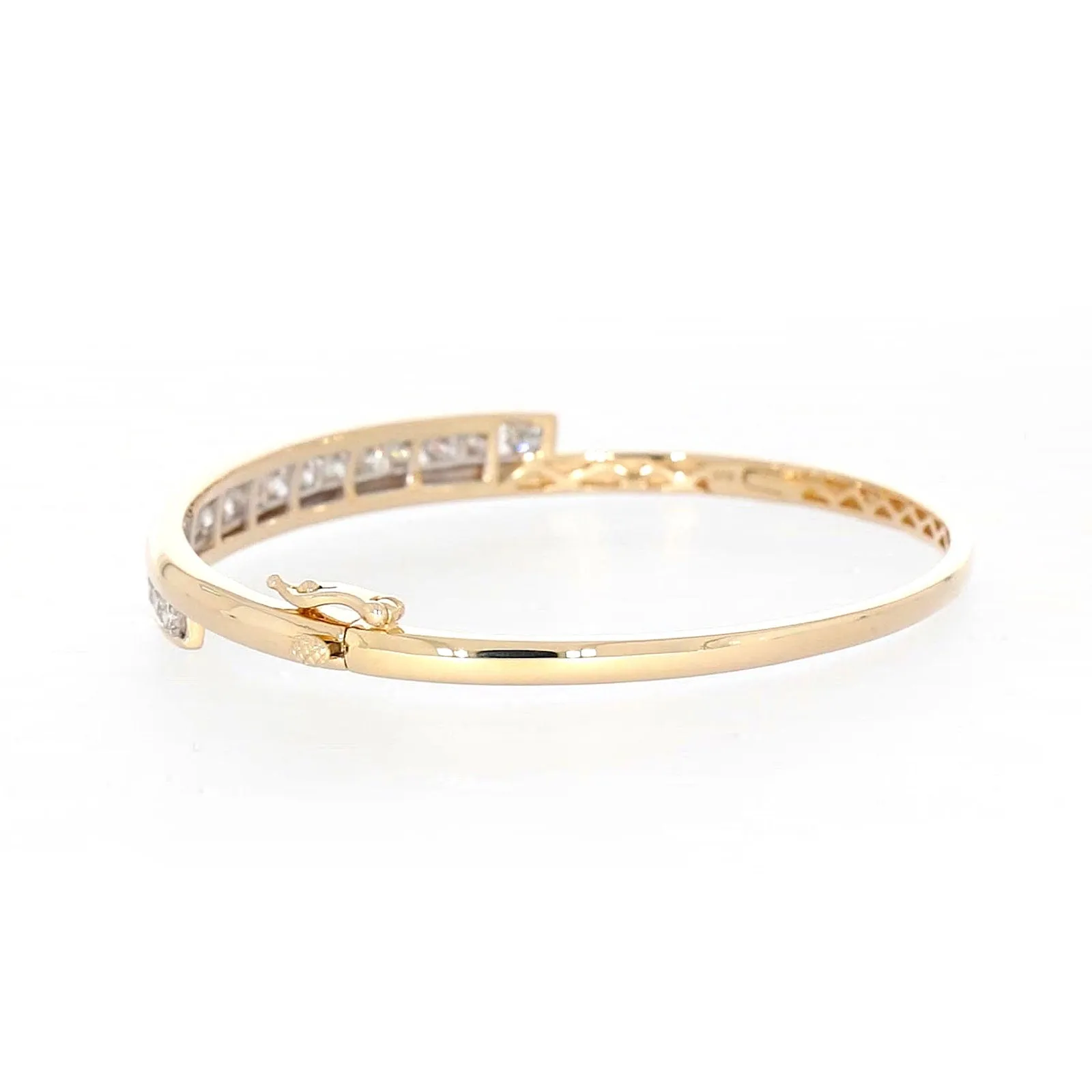 9ct Yellow Gold Round Brilliant Cut with 2 CARAT tw of Diamonds Bangle