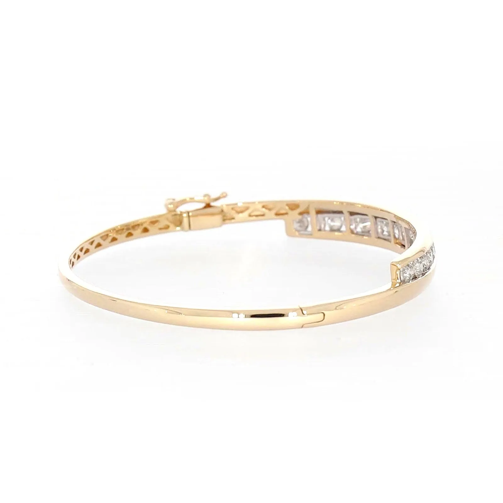9ct Yellow Gold Round Brilliant Cut with 2 CARAT tw of Diamonds Bangle