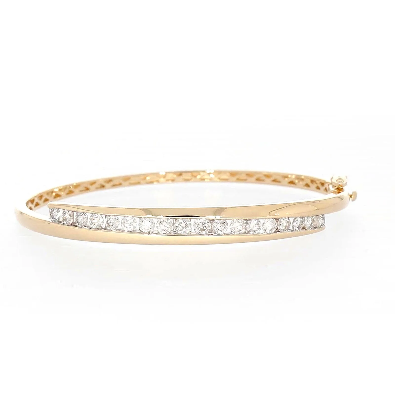 9ct Yellow Gold Round Brilliant Cut with 2 CARAT tw of Diamonds Bangle