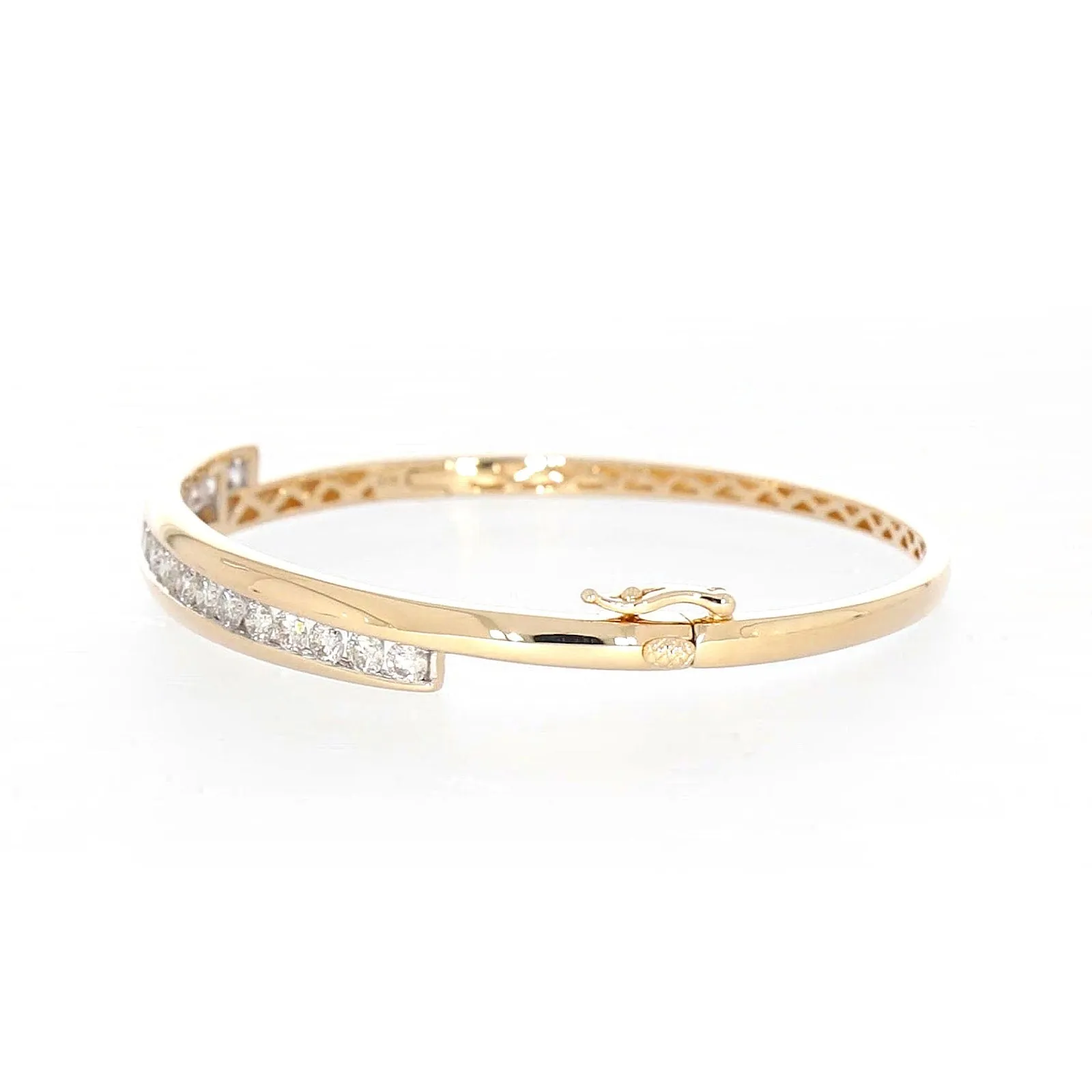 9ct Yellow Gold Round Brilliant Cut with 2 CARAT tw of Diamonds Bangle