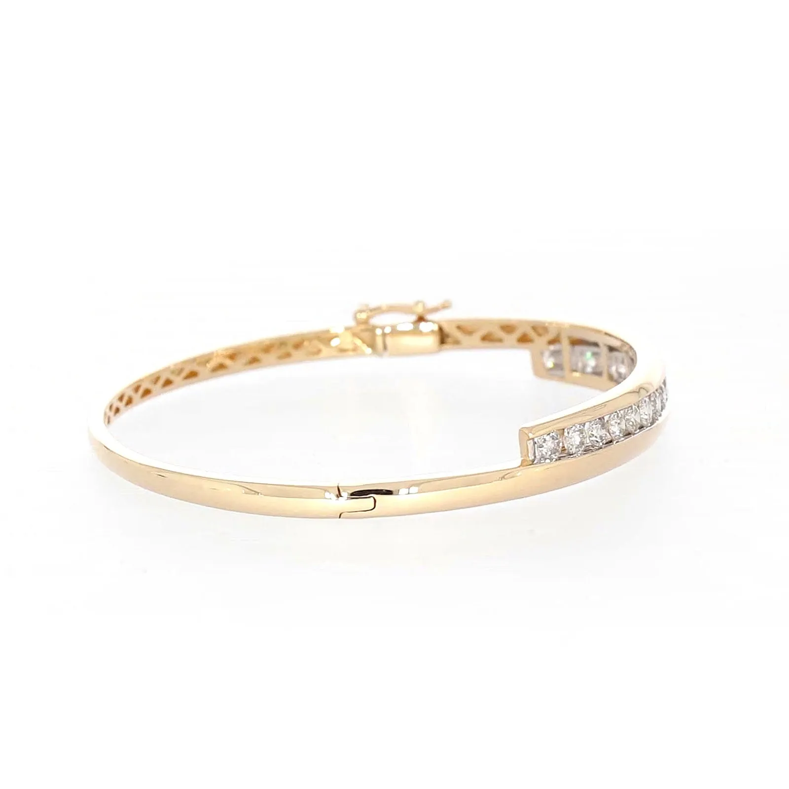 9ct Yellow Gold Round Brilliant Cut with 2 CARAT tw of Diamonds Bangle