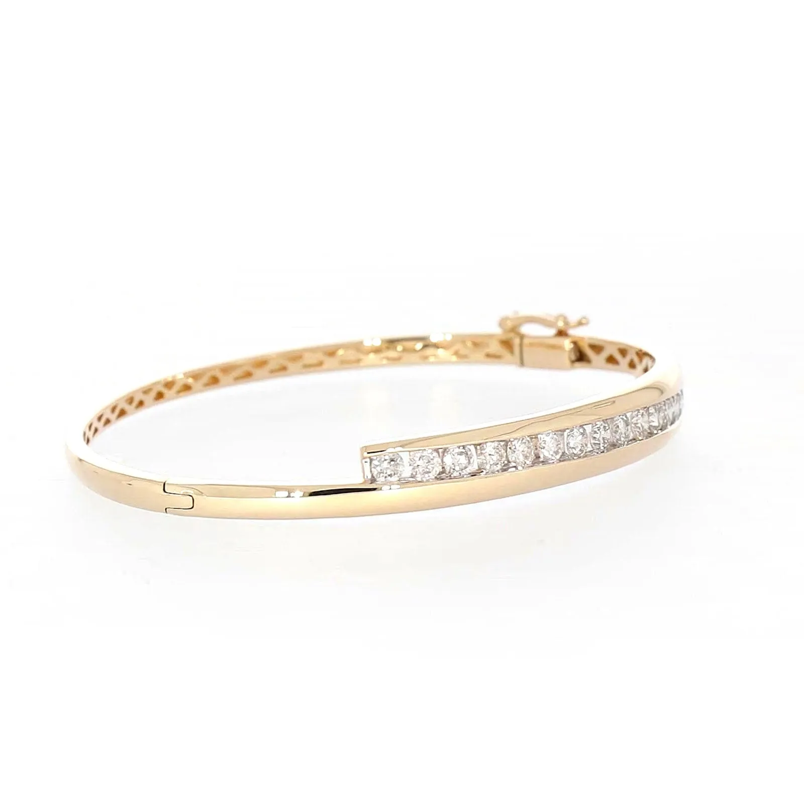 9ct Yellow Gold Round Brilliant Cut with 2 CARAT tw of Diamonds Bangle