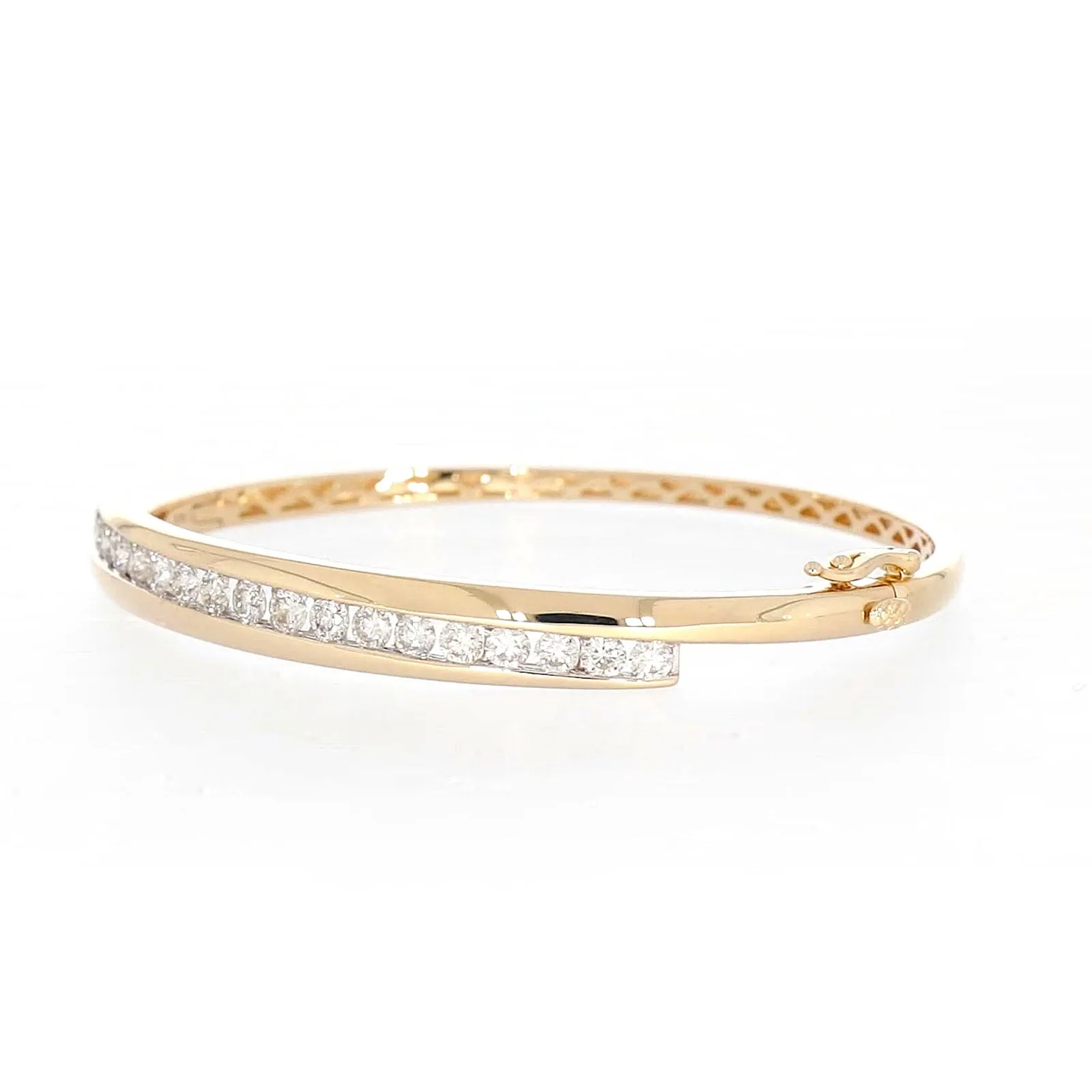 9ct Yellow Gold Round Brilliant Cut with 2 CARAT tw of Diamonds Bangle