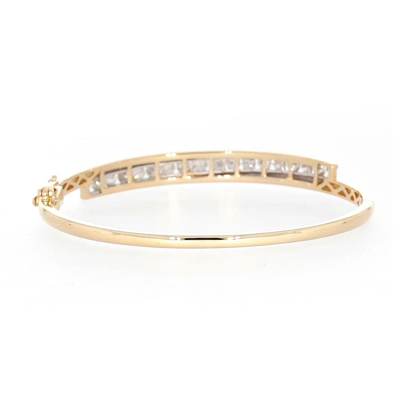 9ct Yellow Gold Round Brilliant Cut with 2 CARAT tw of Diamonds Bangle