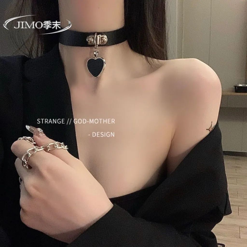 Billie Choker With Leash