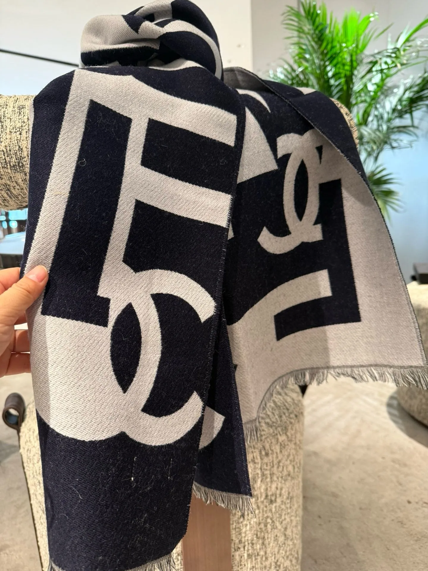 CLTH412 CC Scarf / 78.7x17inch