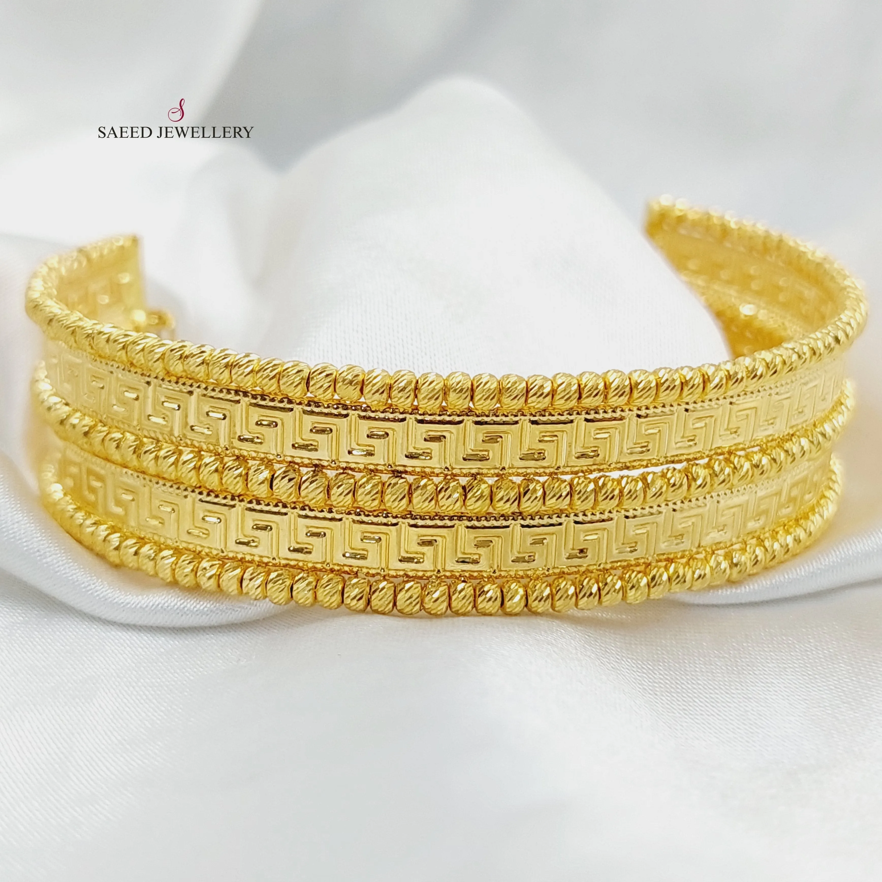 Deluxe Virna Bangle Bracelet