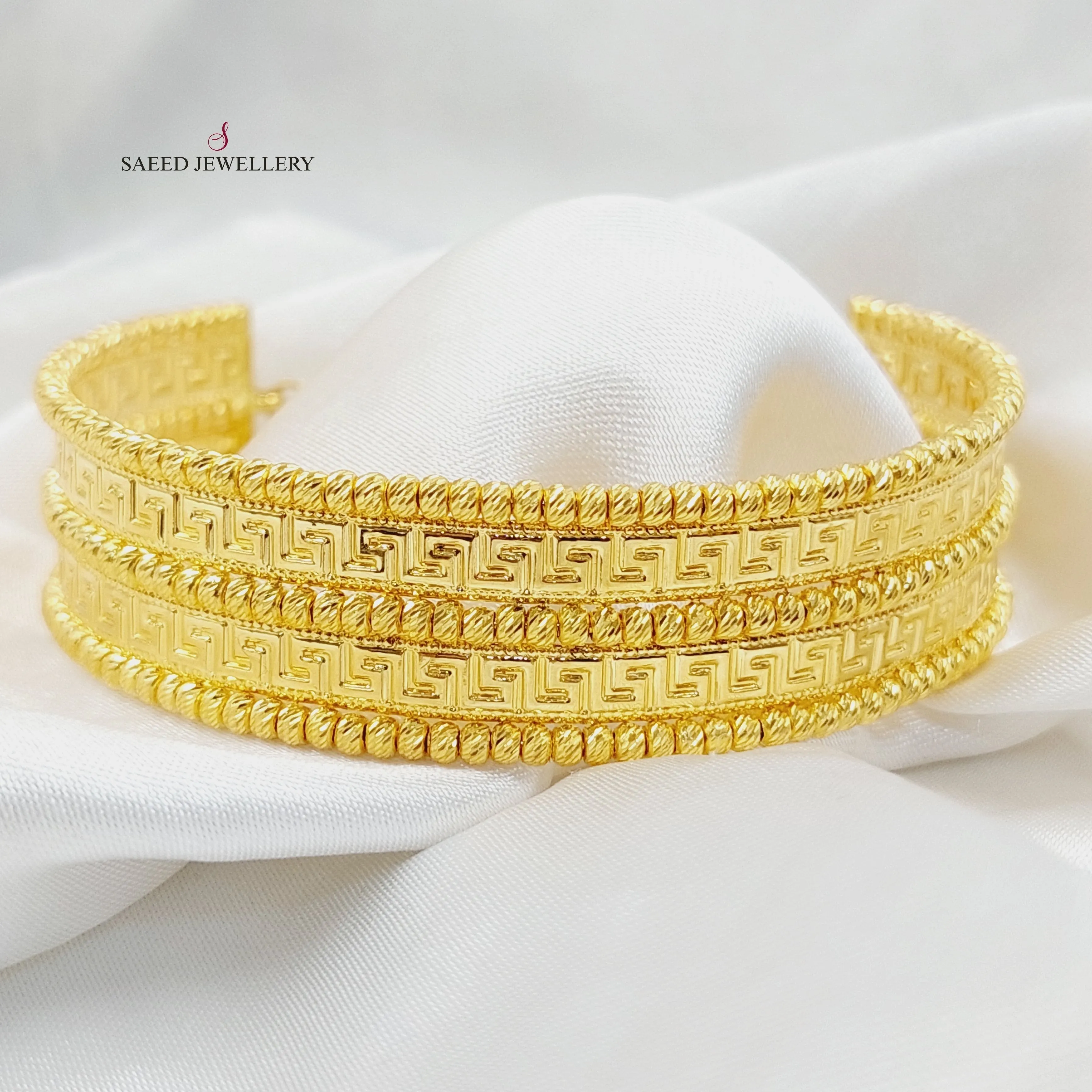 Deluxe Virna Bangle Bracelet