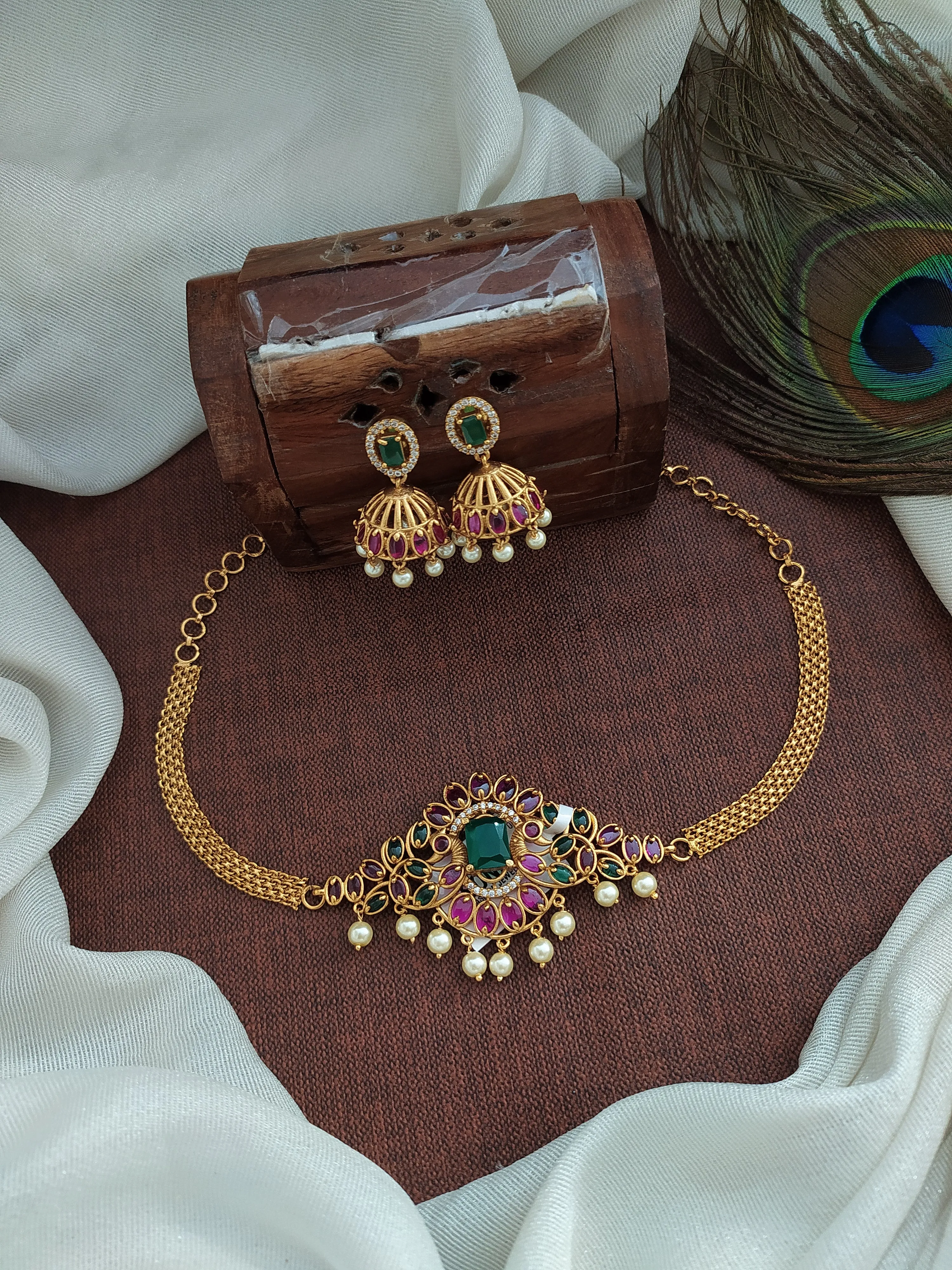 Elegant Matt finish Small Choker in Ruby and Green Color