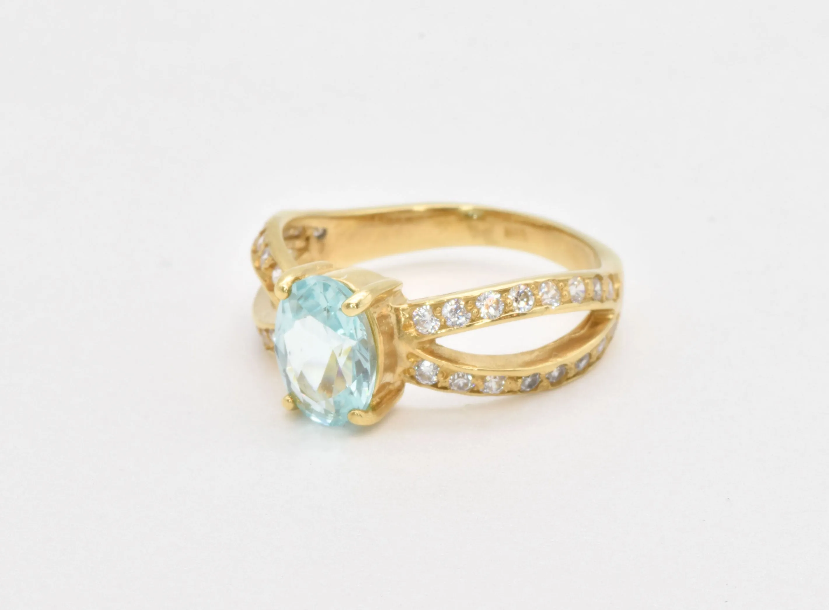 Gold Aquamarine Ring - Blue Oval Ring - Split Shank Ring