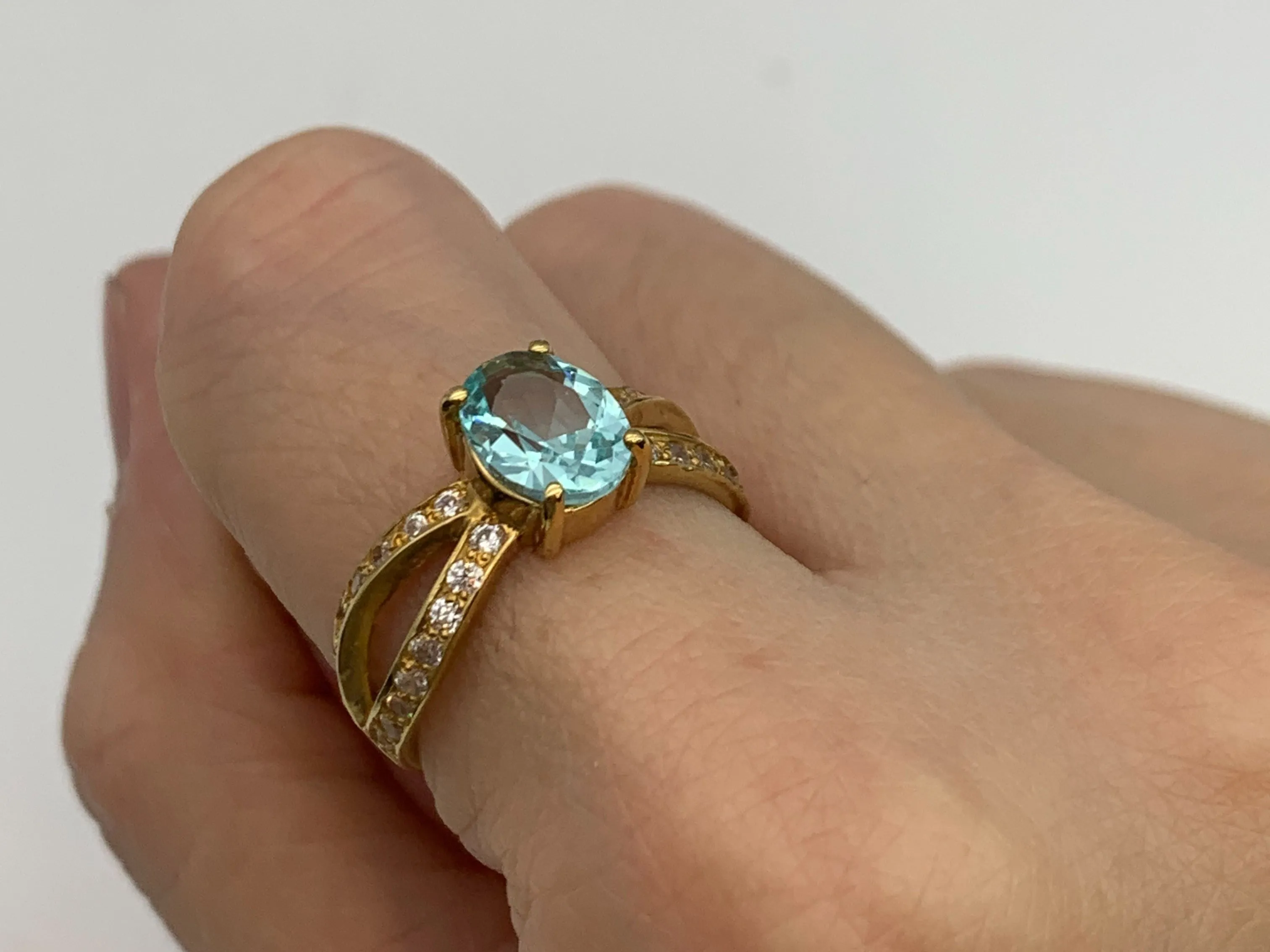 Gold Aquamarine Ring - Blue Oval Ring - Split Shank Ring