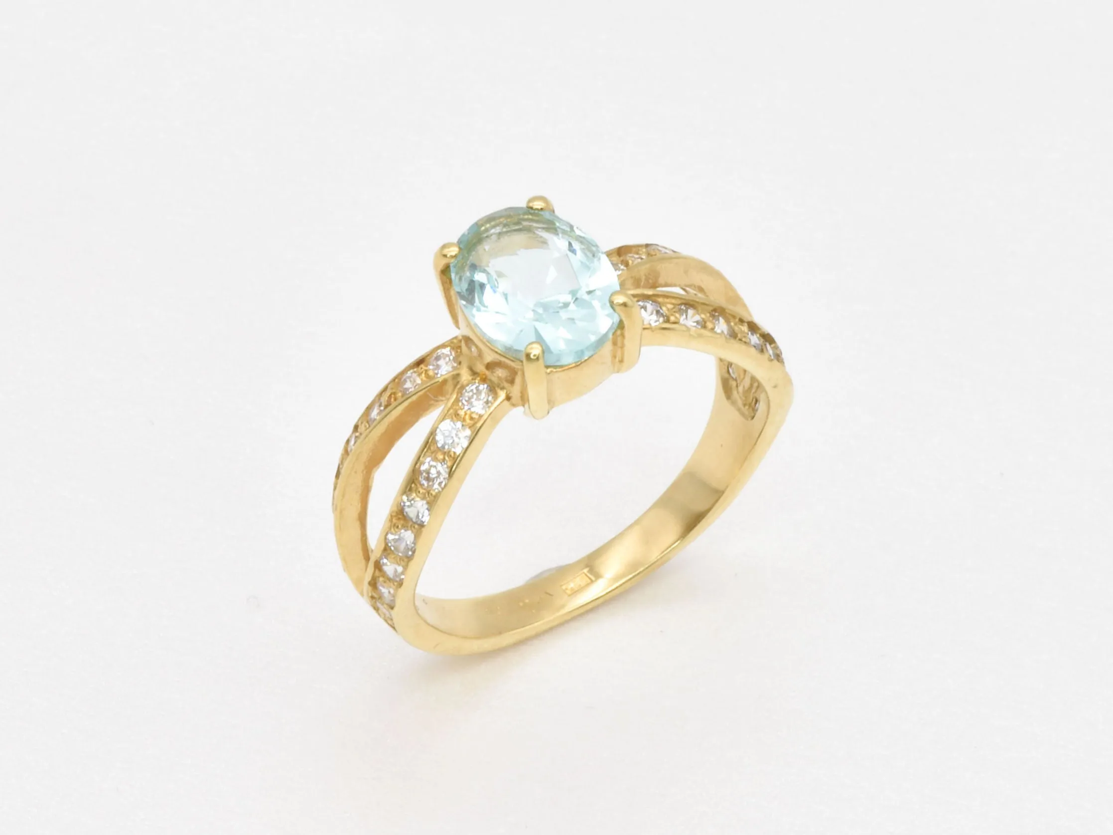 Gold Aquamarine Ring - Blue Oval Ring - Split Shank Ring