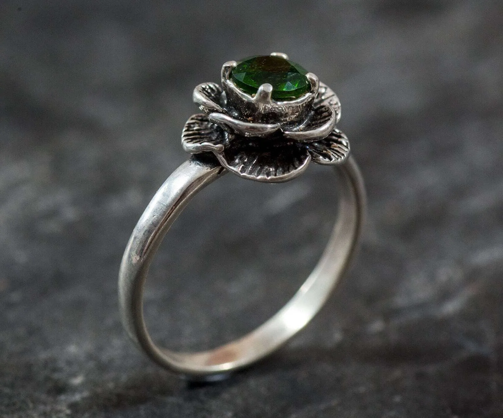 Green Flower Ring - Chrome Diopside Ring - Vintage Rose Ring