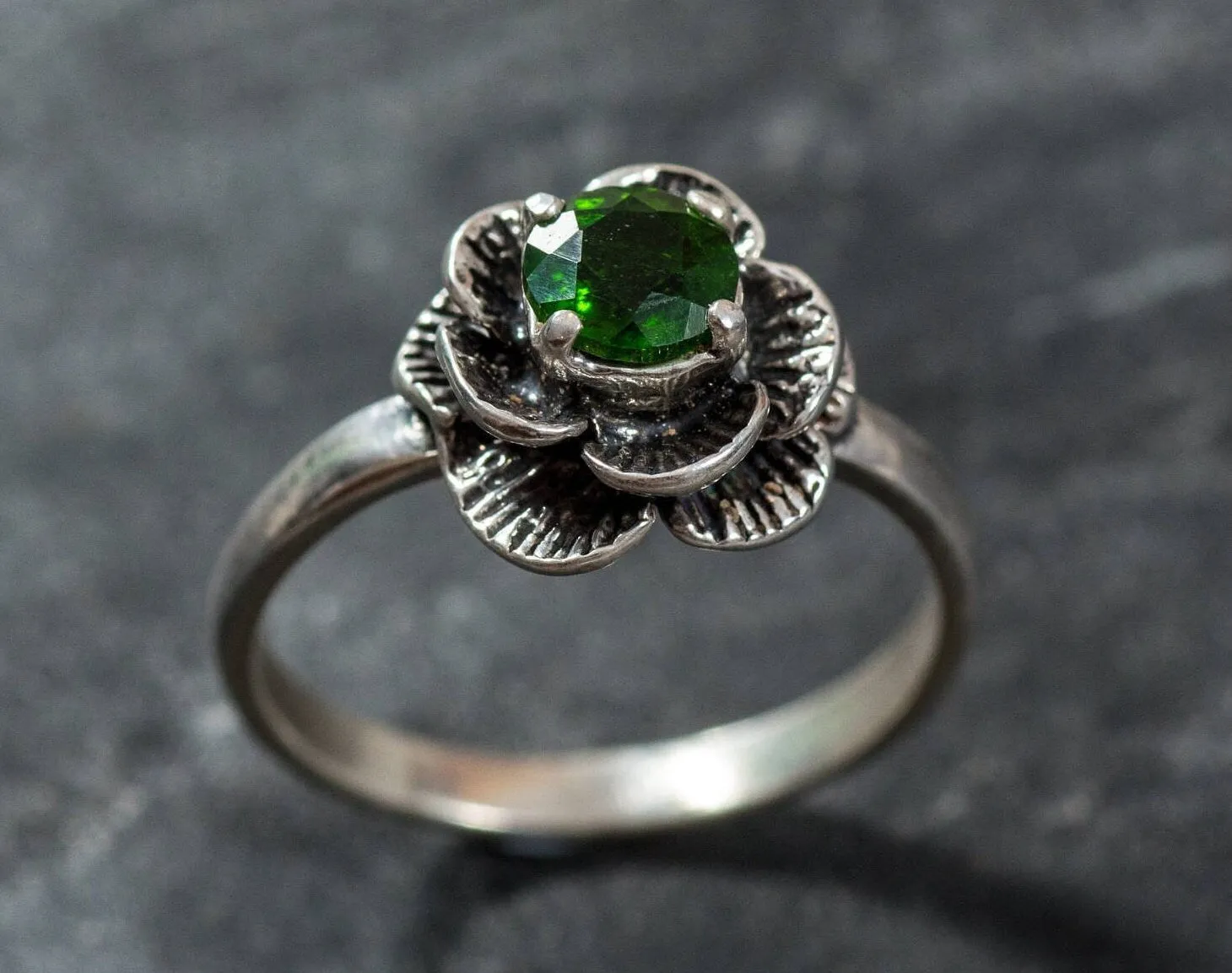 Green Flower Ring - Chrome Diopside Ring - Vintage Rose Ring