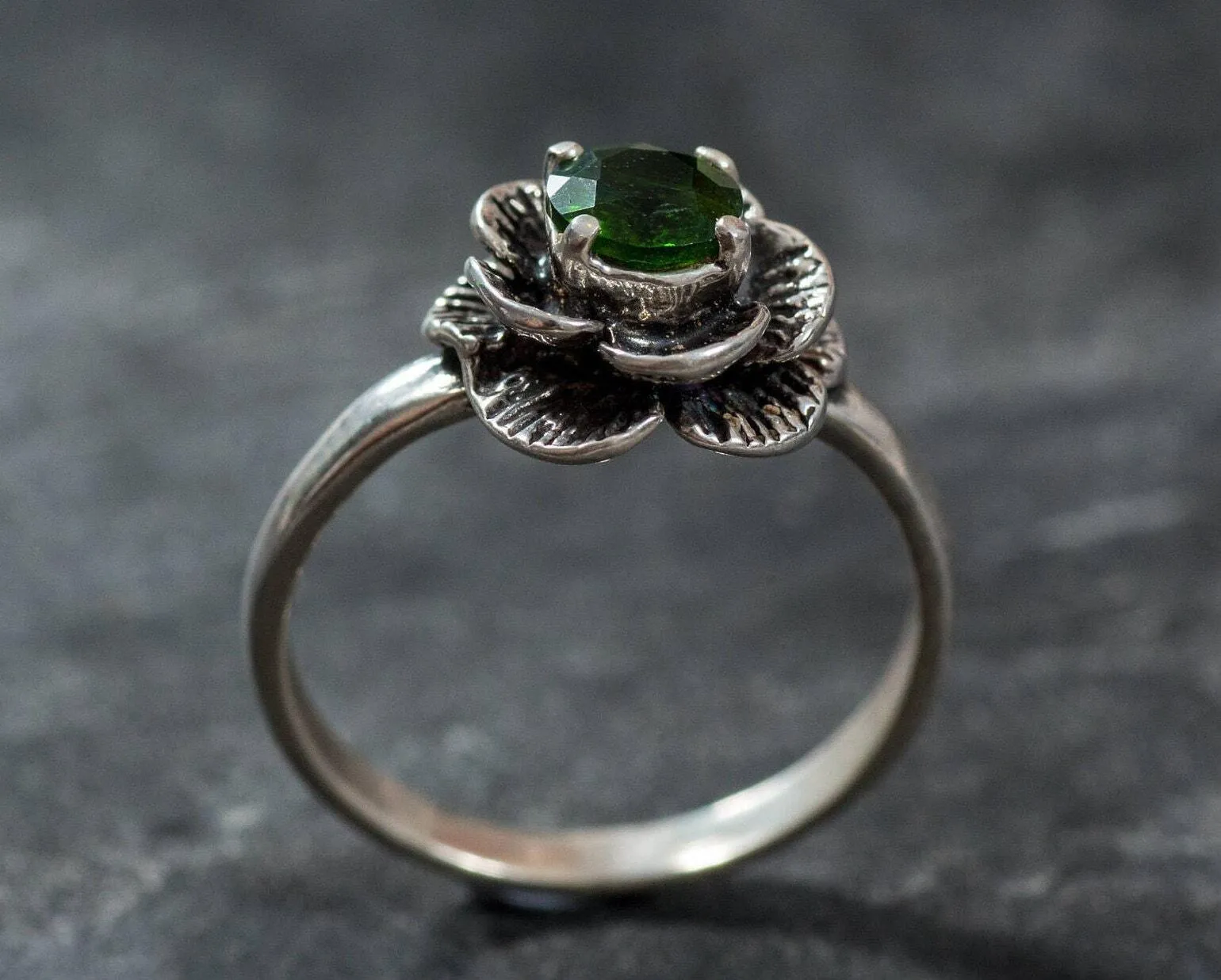 Green Flower Ring - Chrome Diopside Ring - Vintage Rose Ring