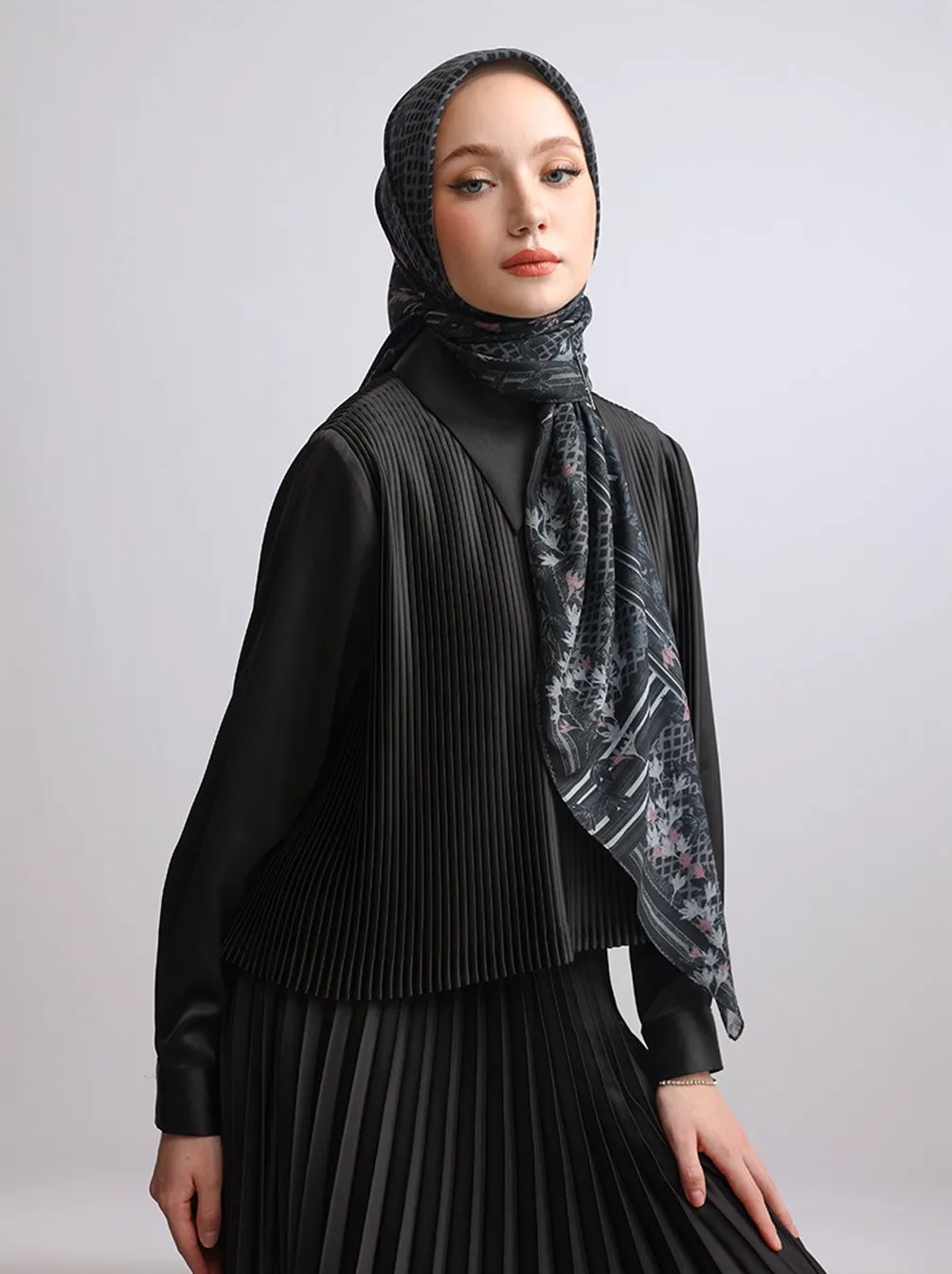 HAMPERS KAMI. X Y.O.U SUNBRELLA BLACK