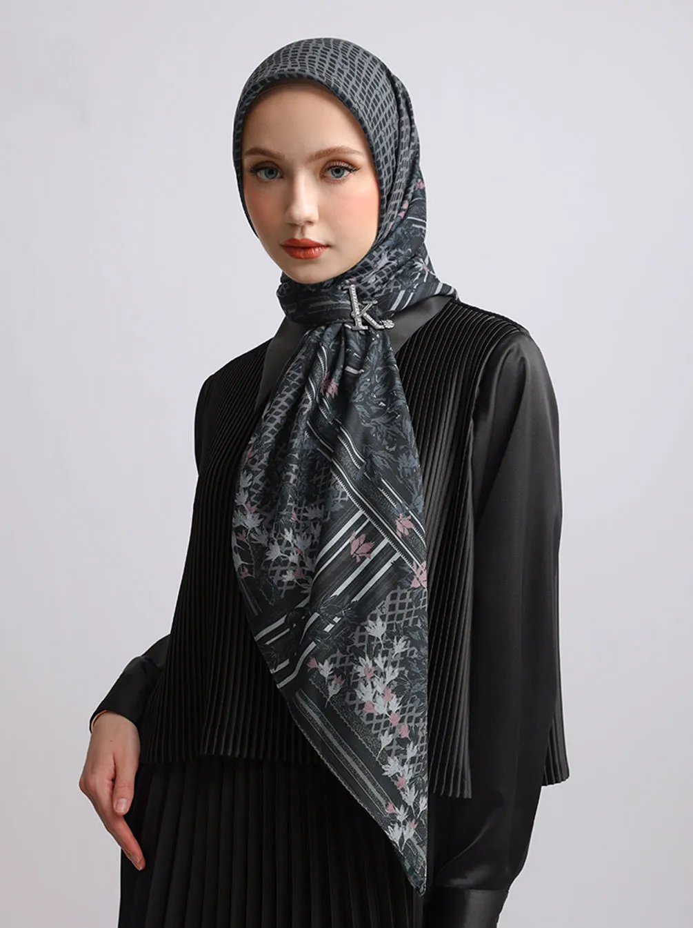HAMPERS KAMI. X Y.O.U SUNBRELLA BLACK