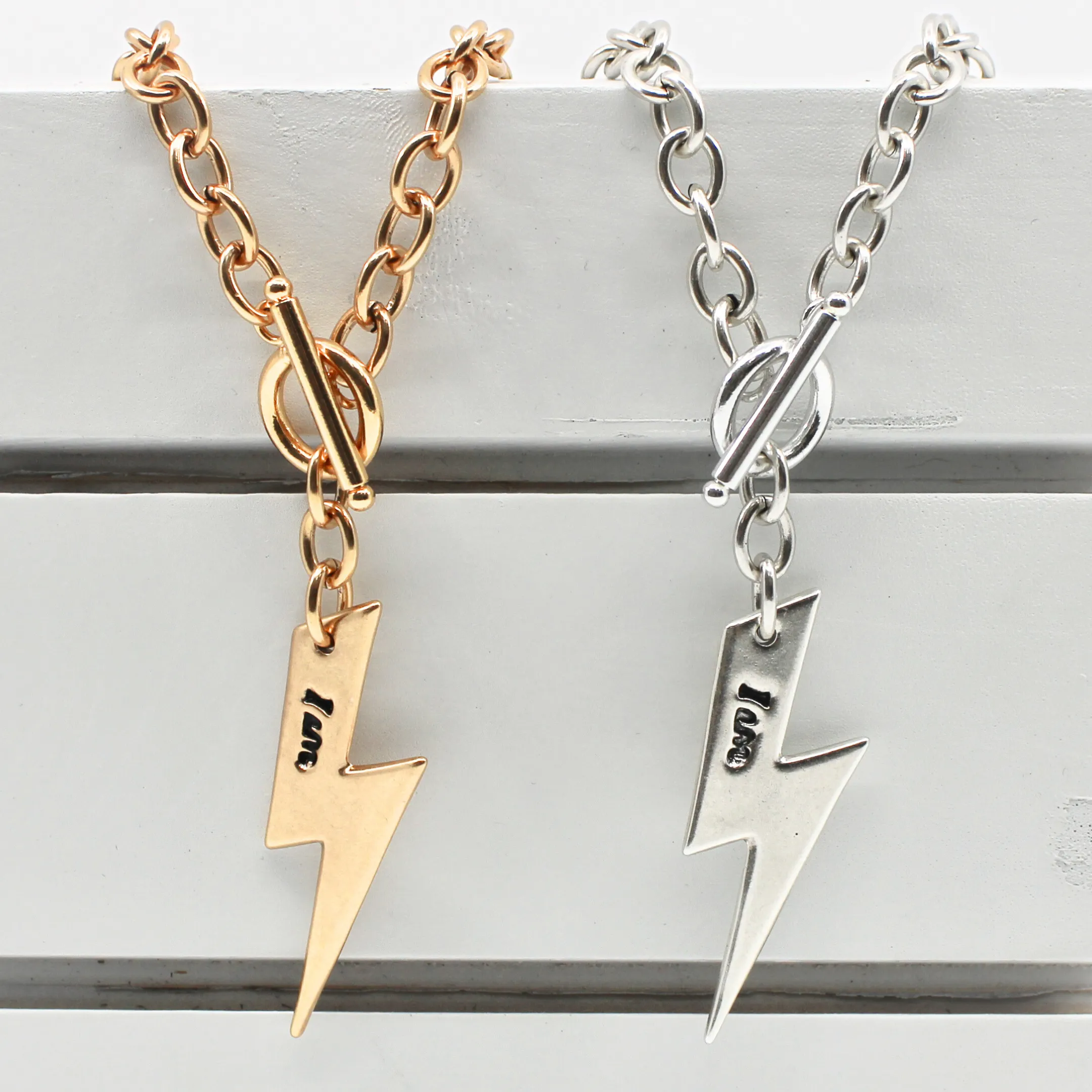I AM | LIGHTNING BOLT | Choker