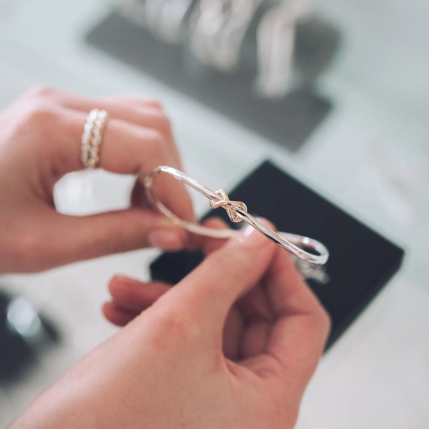 Jess 9ct Gold Infinity Bangle