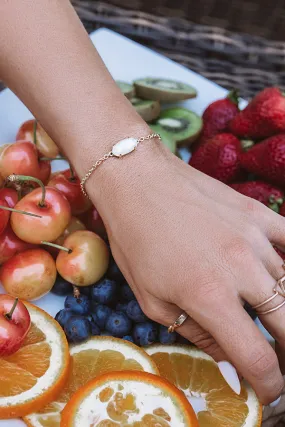 Kendra Scott Everlyne Gold Chain Bracelet in Ivory Mother-Of-Pearl