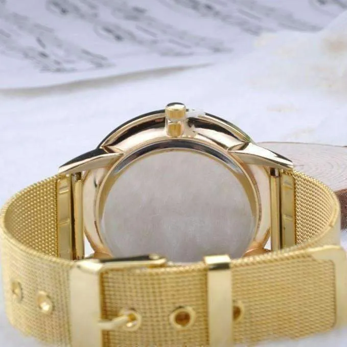Retro Face Liquid Gold Metal Band Watch