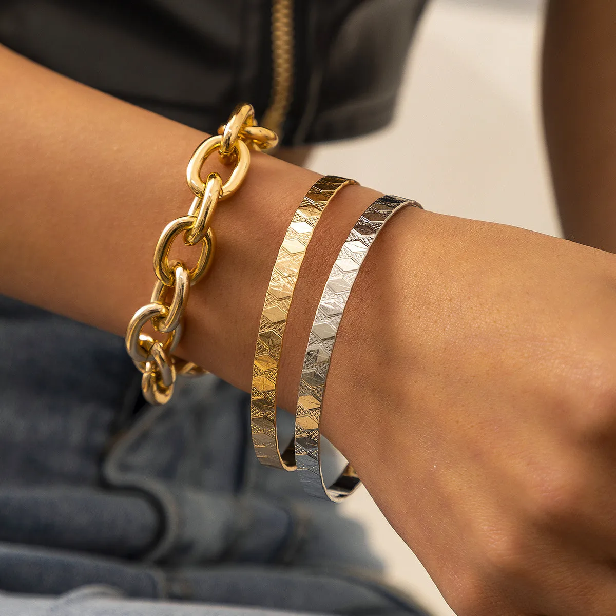 Retro Fashion Hollow Chain Bracelet Women