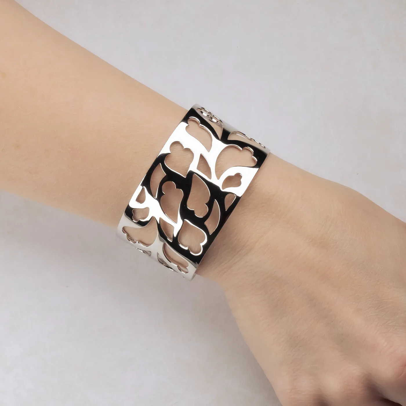 Silver Heart of Yorkshire Detailed Cuff Bangle