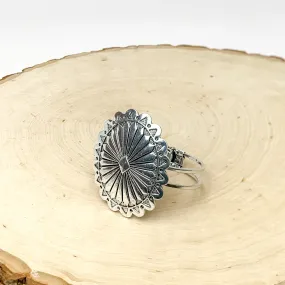 Western Oval Hinge Bracelet in Silver Tone
