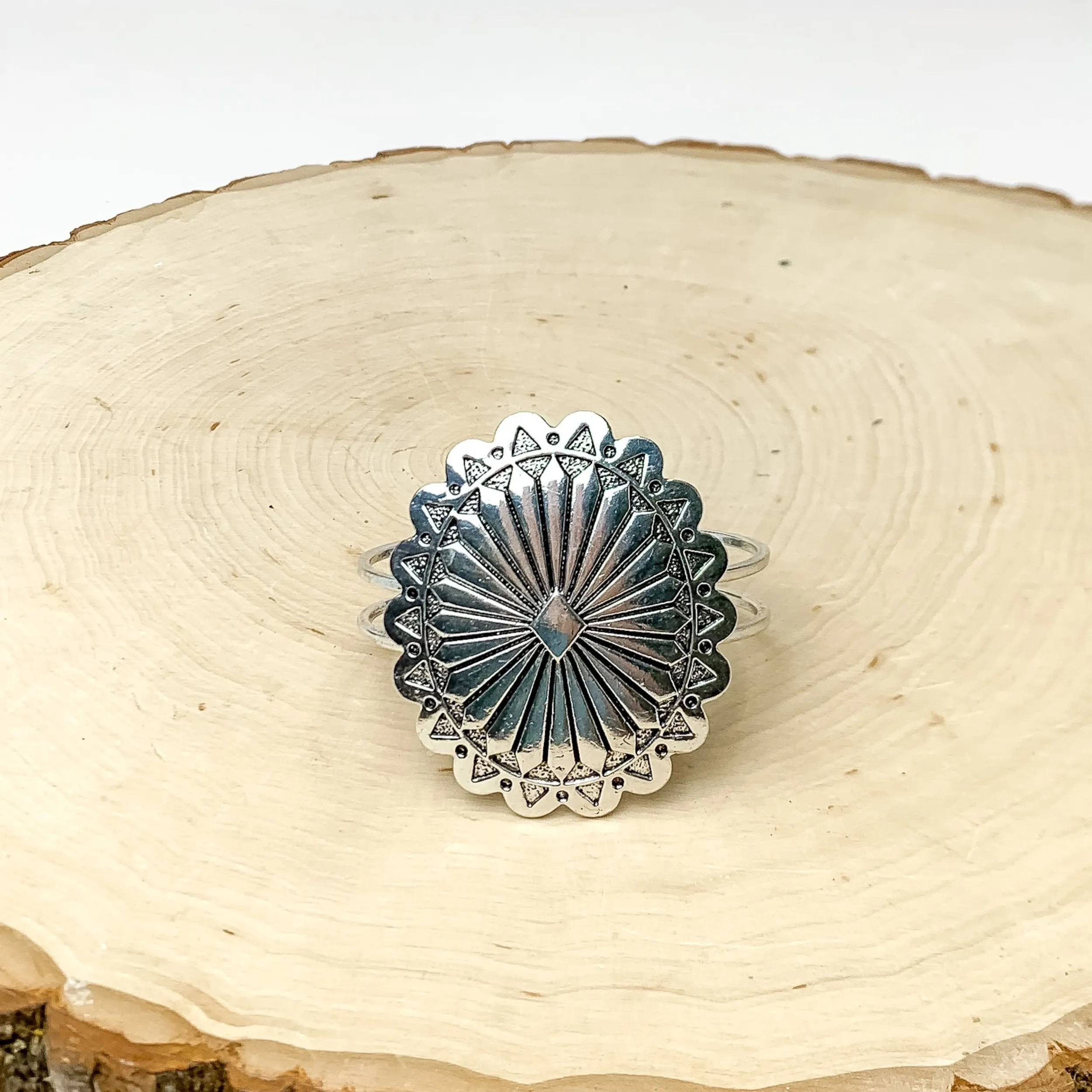 Western Oval Hinge Bracelet in Silver Tone